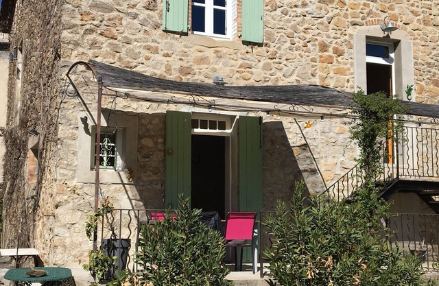 Cottage 2-3 persons in a charming house in the heart of a sunny haven