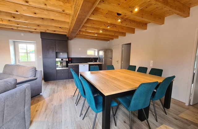 Cottage 3*-6 & 14 pax, renovated 2022, near Châtre