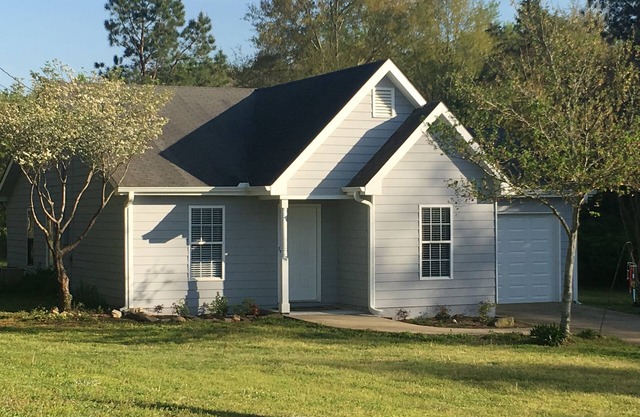 Cottage. 3 bedrooms, 2 baths and full kitchen on sheep and goat farm
