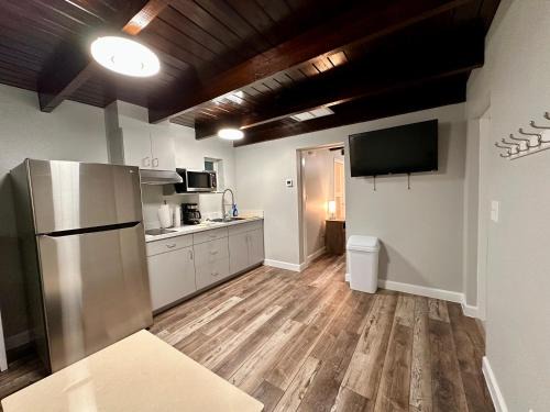 Cottage 35, Heron Hideaway - Dora Canal Court - a downtown, waterfront community