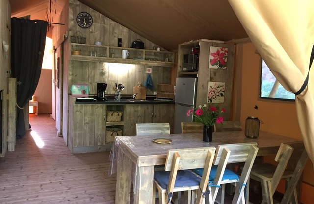 Cottage 5p comfort in beautiful area with pool
