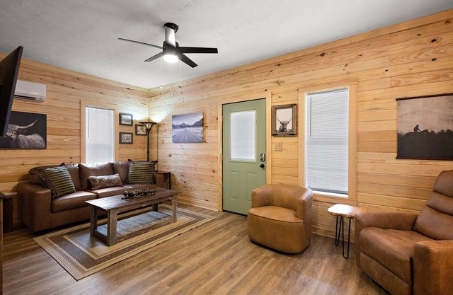 Cottage 8 - Why Knot