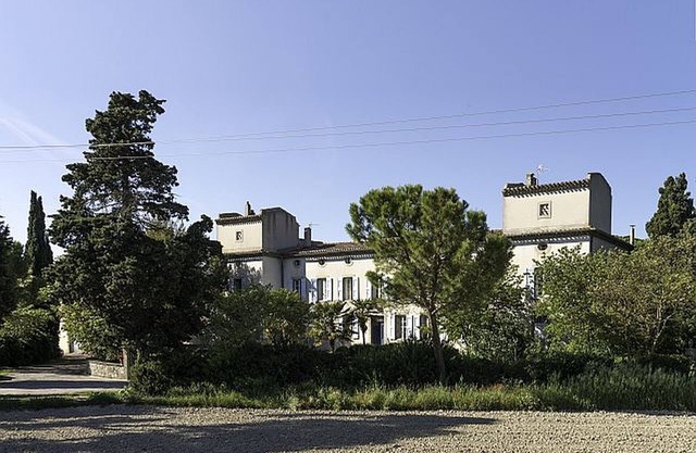 Cottage for 4 people at Domaine de la Forçate with swimming pool in the park.