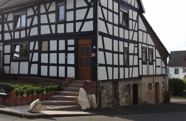 Cottage for 7 people, near A3, ideal for fitters