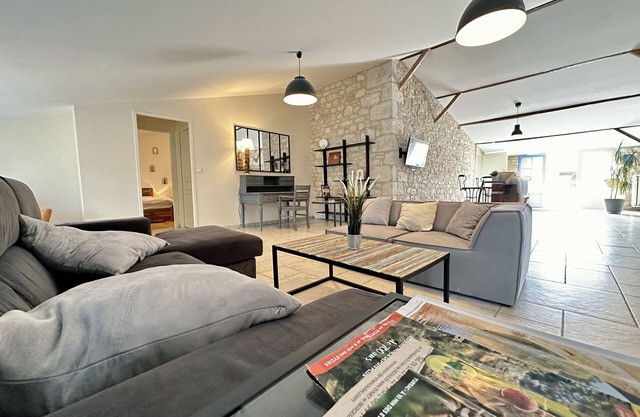 Cottage for 8 persons in the heart of a vineyard at Thenac, Dordogne