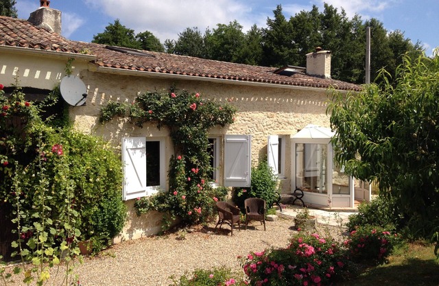 Cottage - private pool, very quiet location - Entre 2 Mers countryside