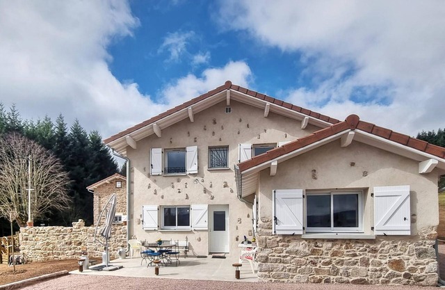 Cottage for 4, terrace & garden, near Black Woods