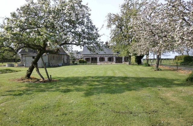 Cottage (Maison Normande) in the countryside 6Km from the Sea