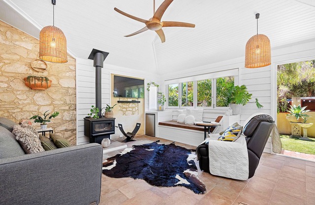Cottage Gem - 2BR Parkside Retreat
