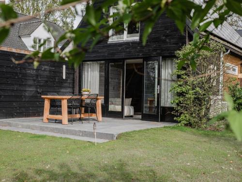Cottage in Leenderbos near Nature Reserve