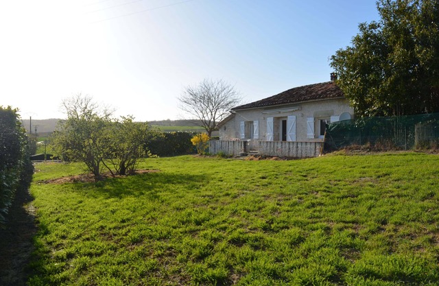 Cottage in Monflanquin with private heated pool not shared