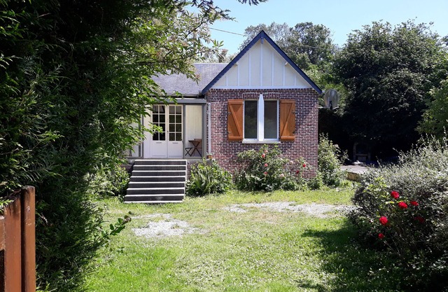 Cottage in the Village of Veules, 700m from the Beach