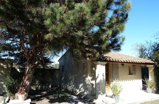 COTTAGE IN THE HEART OF LUBERON
