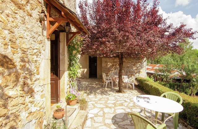 Cottage near Lac du Causse with Terrace