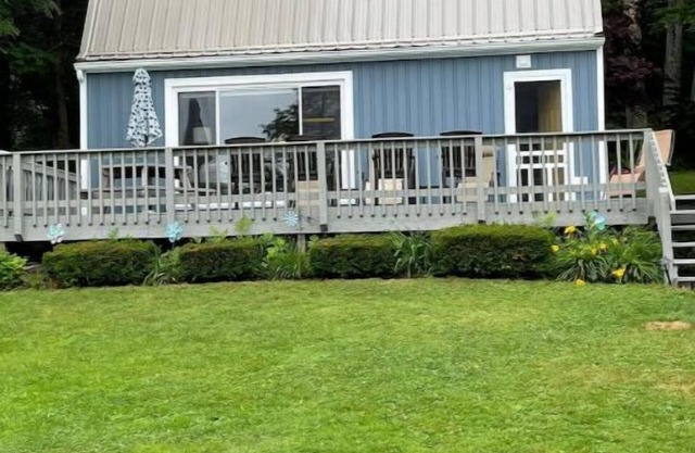 Cottage on Laurel Lake, perfect for a family
