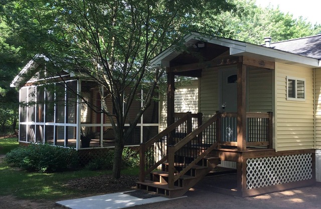 Cottage On Sunset 2 Bedroom House Walk To Castle Rock Lake New Lisbon WI