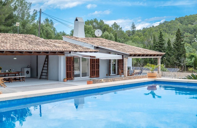 Cottage 'Son Bessó' with Private Pool, Wi-Fi and Air Conditioning