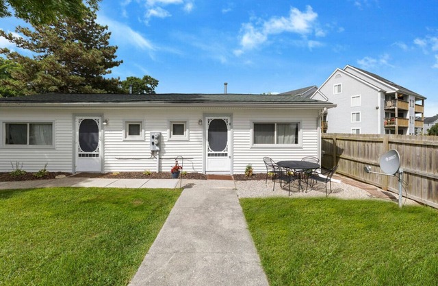 Cottage w/Lake Access Unit 4