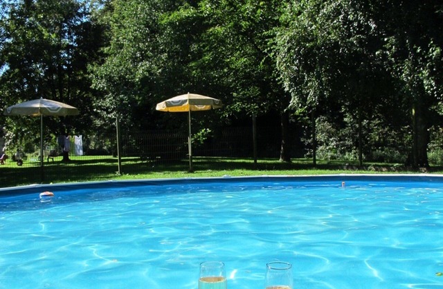 Cottage With Outdoor Pool, Sleeps 8 all ensuite