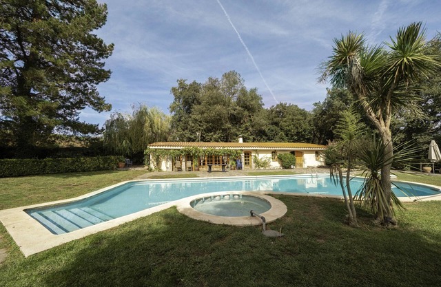 Country House "Can Mariné" with Mountain View, Private Pool & Wi-Fi