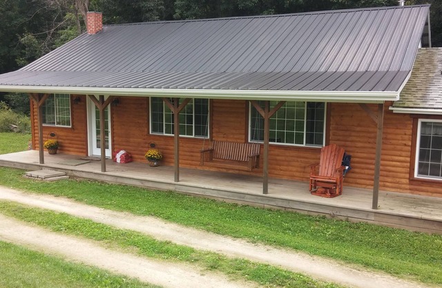 Country Cabin In The Heart Of Amish Country In Scenic Valley Near Canton, MN