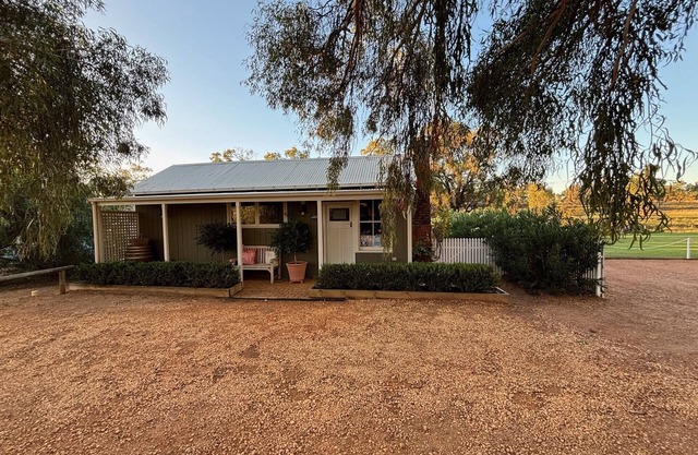 Country Cottage at Outback Cellar Dubbo