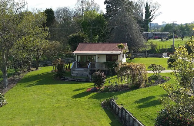 Country cottage with stunning rural countryside and lake views