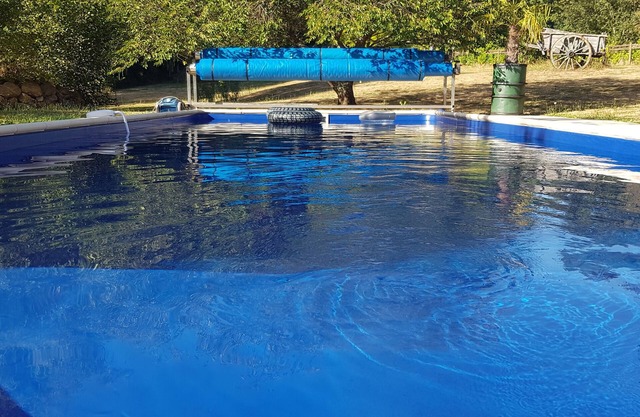 Country Farmhouse, Cottage, gite and Private Pool sleeps 21