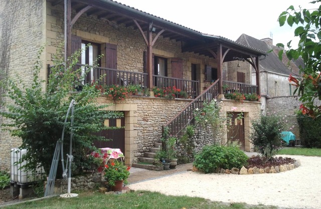 Country house in Mauzac and Grand Castang