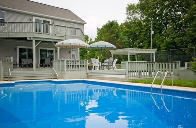 Country Home w/Private Pool Tennis Court Farm Setting near Lancaster Hershey