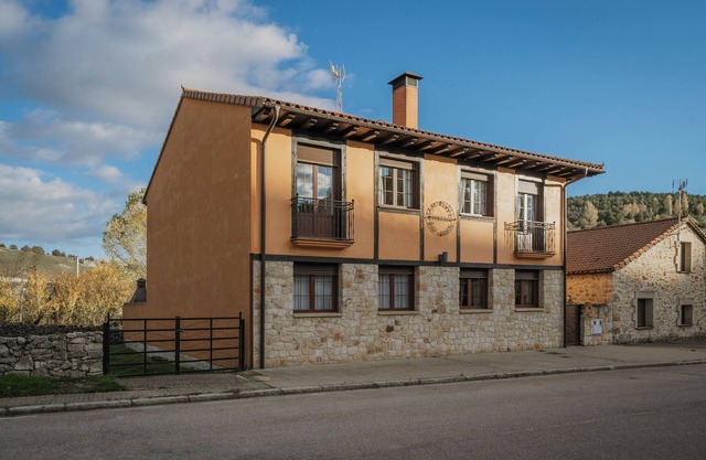 Country House 'Entrada Rio Lobos 2' with Mountain Views and Wi-Fi