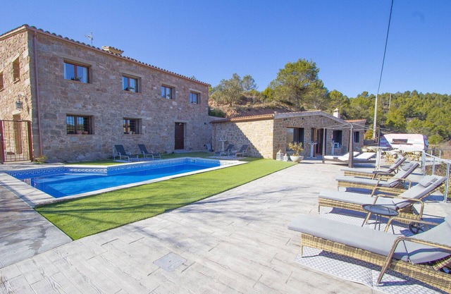 Country House 'Caelus Masia Boutique' with Mountain View, Wi-Fi and Air Conditioning