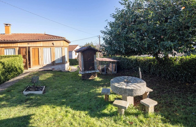 Country House 'Casa Souto De Abajo' with Shared Garden and Wi-Fi