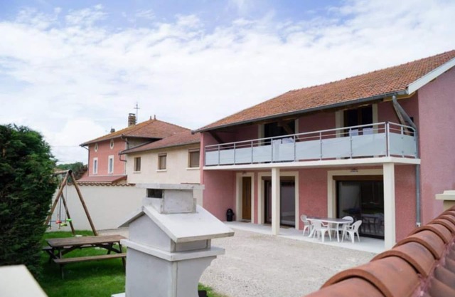 Country House 'Au Domaine De Chasse' with Private Terrace, Private Garden and Wi-Fi