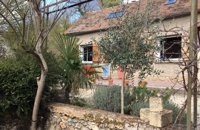 Country house in the heart of a peaceful village in the Eure valley