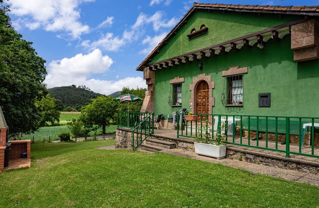 Country House 'La Escuela De Premio' with Shared Terrace, Private Garden and Wi-Fi