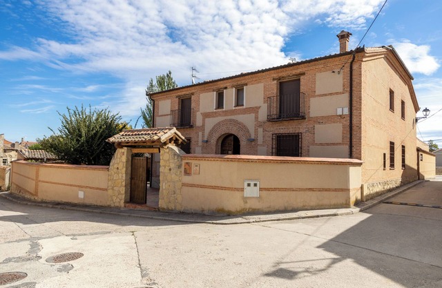 Country House 'La Tarja 1' with Private Garden and Wi-Fi