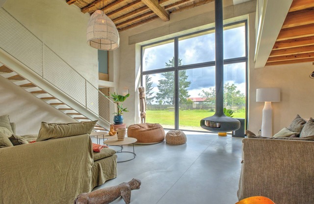 Country House 'Le Domaine De La Férédie' with Private Pool, Wi-Fi and Air Conditioning
