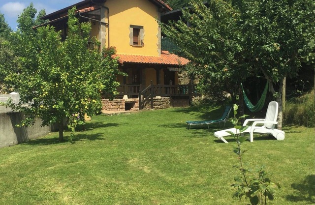 Country House 'Los Avellanos Casa 3' with Mountain View, Private Terrace and Private Garden