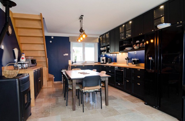 COUNTRY HOUSE NEAR ROISSY-ASTERIX-DISNEY