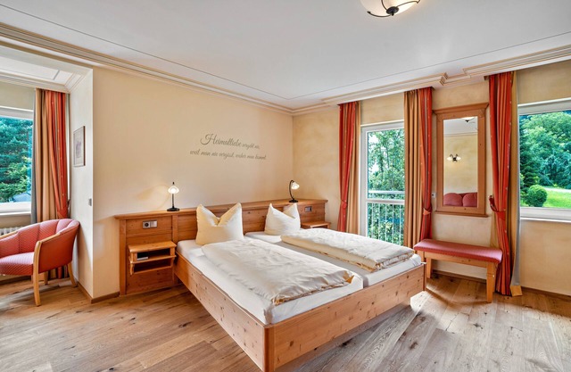 Country House Room 'Heimatliebe' with Mountain View, Wi-Fi and Air Conditioning