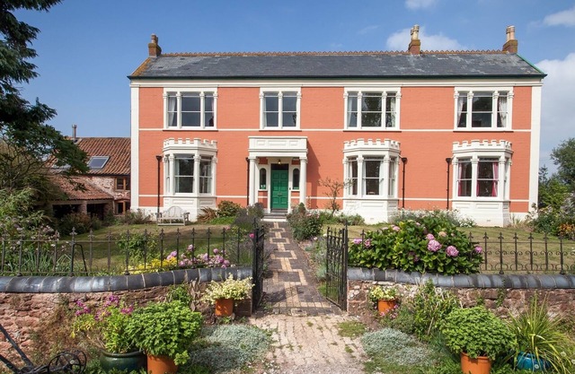 Country House with Swimming Pond, Hot Tub and Glorious Gardens.