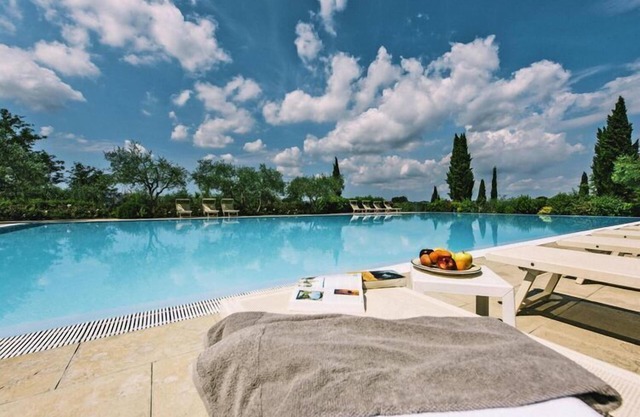 Country House in Tuscany with Pool