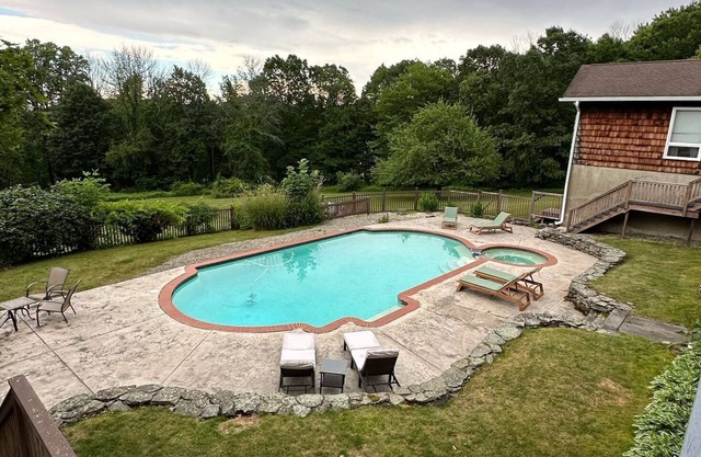 Country Paradise Getaway in New York with Pool & Hot Tub.