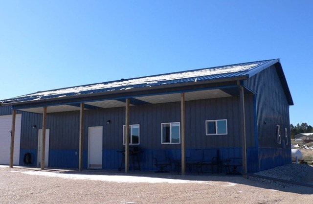 Country setting, minutes from Custer. Paved road. No Cleaning Fees. UNIT 2