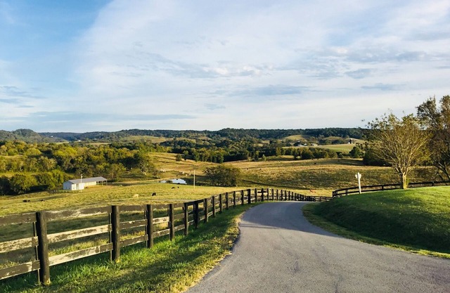 Country setting with spectacular views