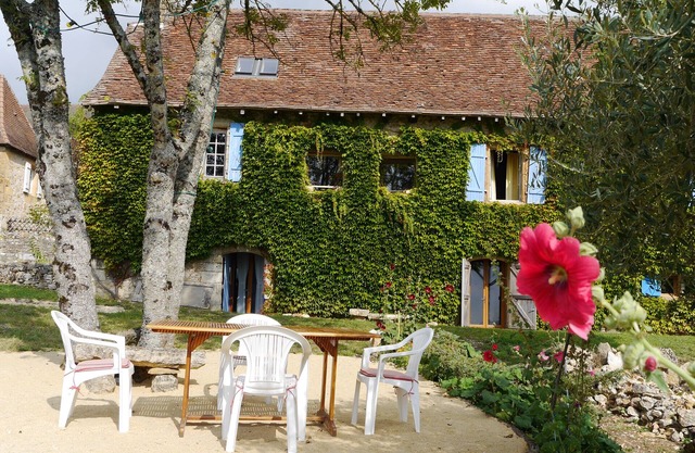 Countryhouse 16th Century, surprising space, fantastic unspoilt views