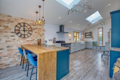 Countryside Retreat with Hot Tub