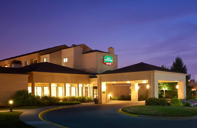 Courtyard by Marriott Indianapolis Airport