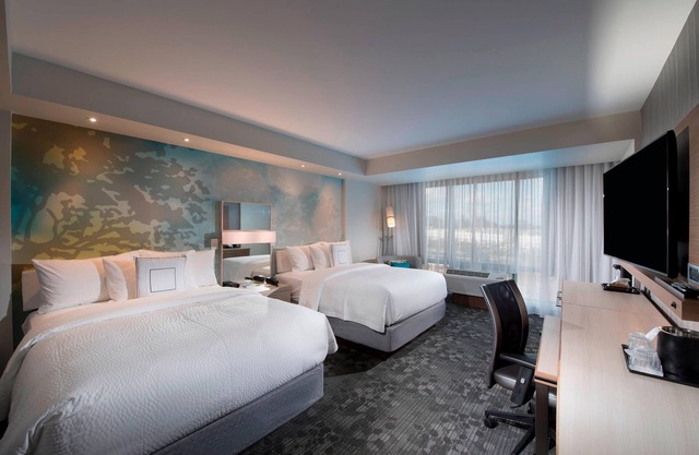 Courtyard by Marriott Atlanta Alpharetta/Avalon Area